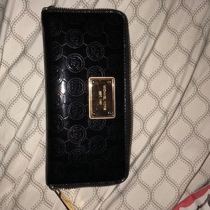 Michael Kors Metallic Wallet